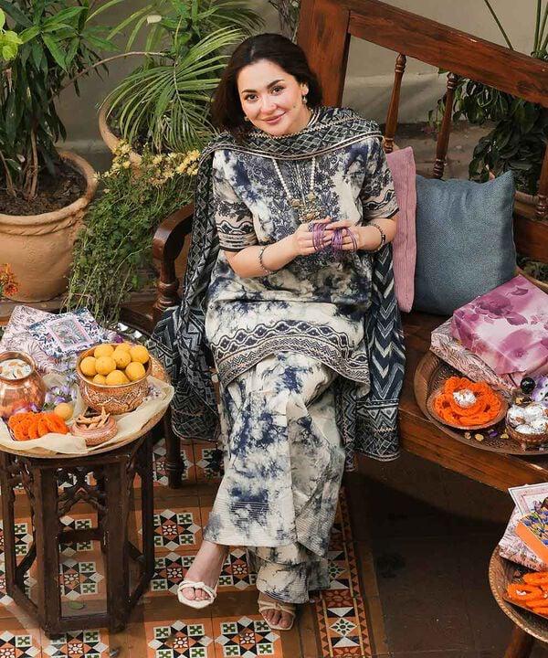 3PC - Printed Lawn Shirt With Voile Printed Dupatta - 1542 - Sapphire Studios