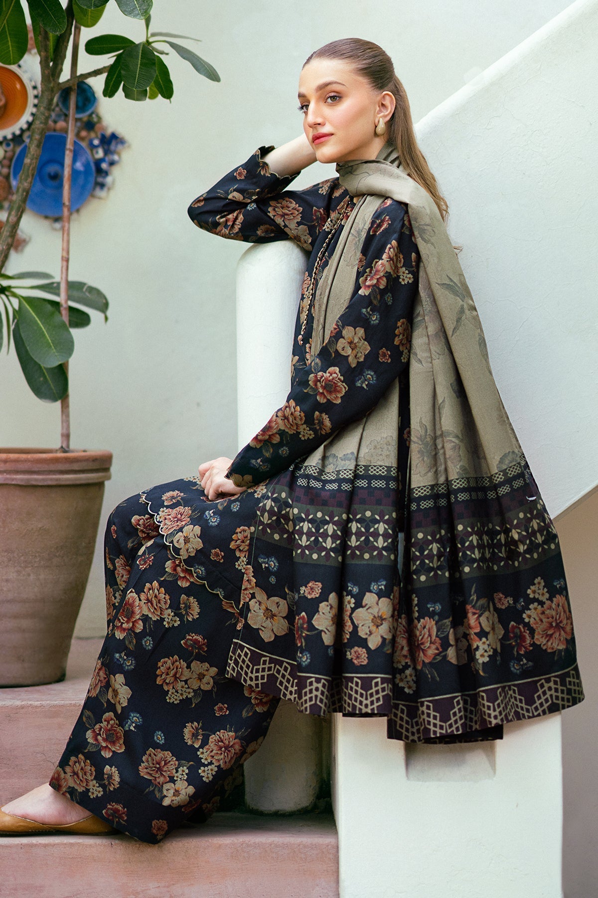 BAROQUE 3PC KARANDI PRINTED SHIRT WITH KARANDI PRINTED DUAPTTA AND TROUSER-837