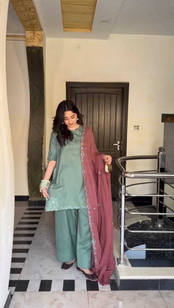 Dhanak - 3PC Embroidered Shirt with Chiffon Embroidered Dupatta - 3452 - Sapphire Studios