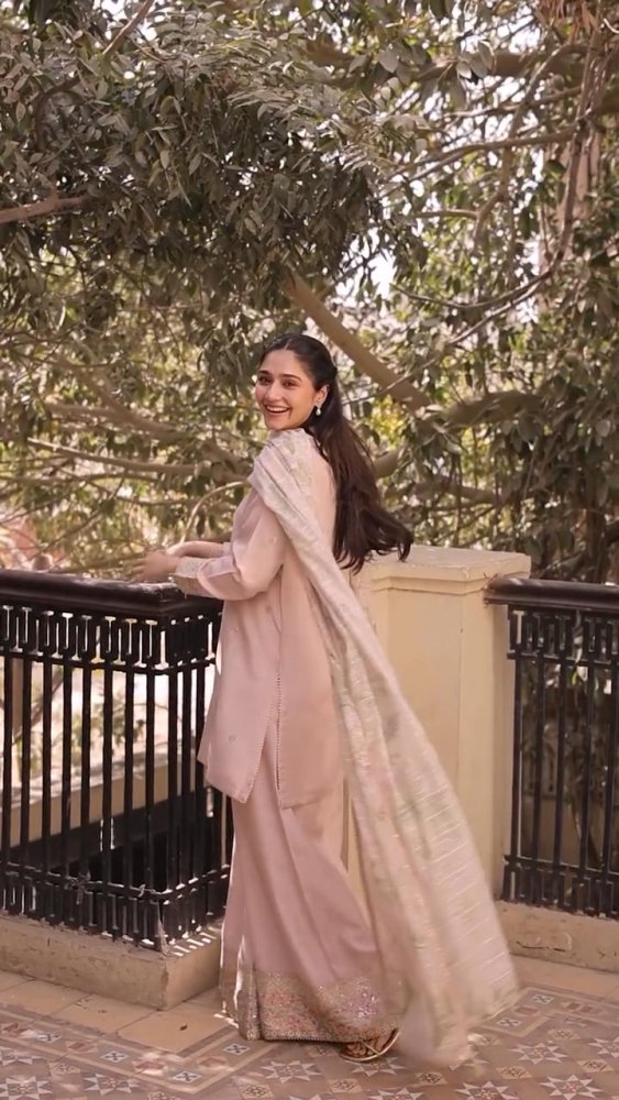 Lawn - 3PC Embroidered Shirt with Digital Printed Jacquard Dupatta - 1422 - Sapphire Studios