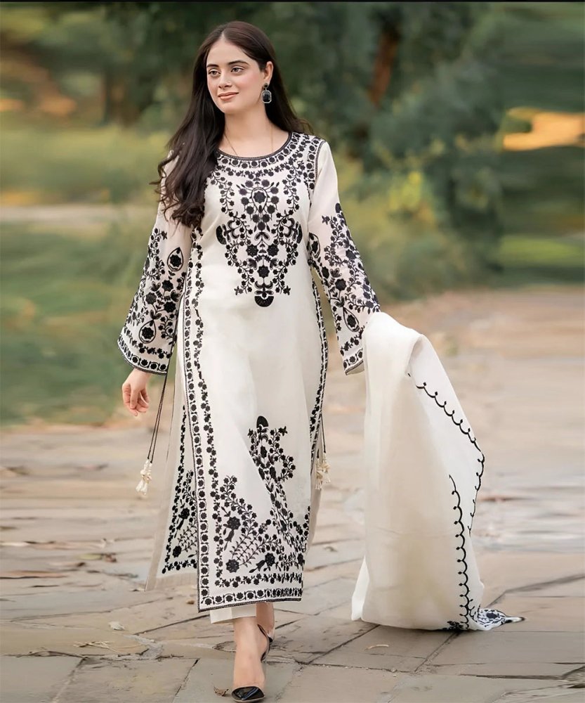 Lawn 3PC Embroidered With Chiffon Embroidered Dupatta - 1031 - Sapphire Studios